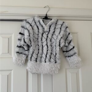 Pampolina Fuzzy Black and White Sweater girls size 3 to 4